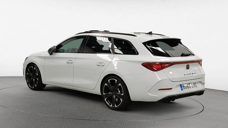 Seat Leon • 2022 • 6,461 km 4