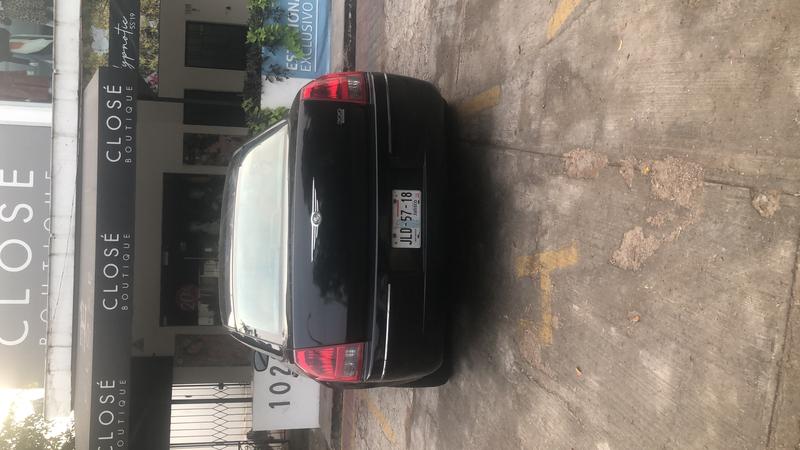 Chrysler 300 C • 2005 • 135,000 km 1