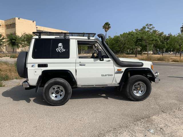 Toyota Land Cruiser • 1989 • 171,000 km 5