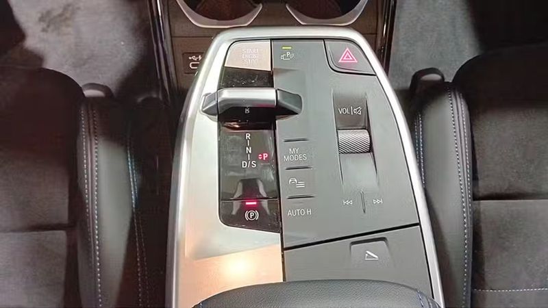 BMW 2 Series • 2024 • 13,176 km 8