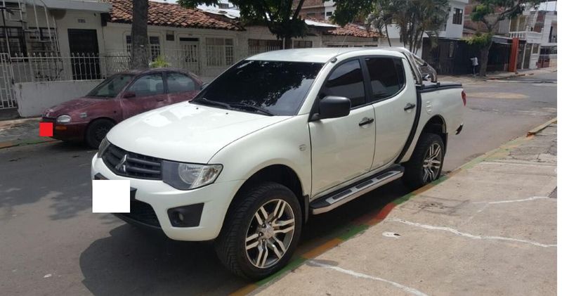 Mitsubishi L200 • 2013 • 160,000 km 1