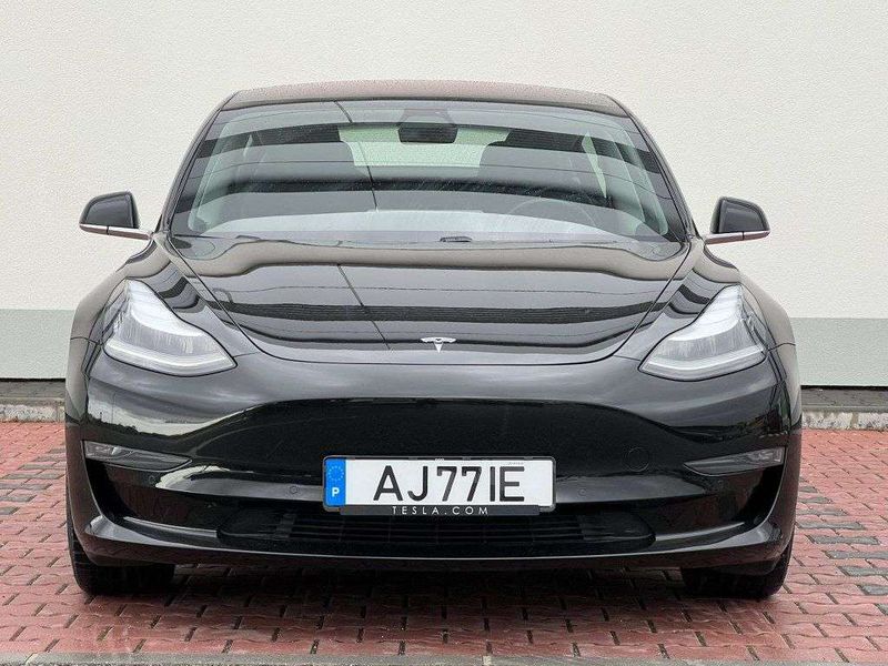 Tesla Model 3 • 2019 • 21,153 km 1