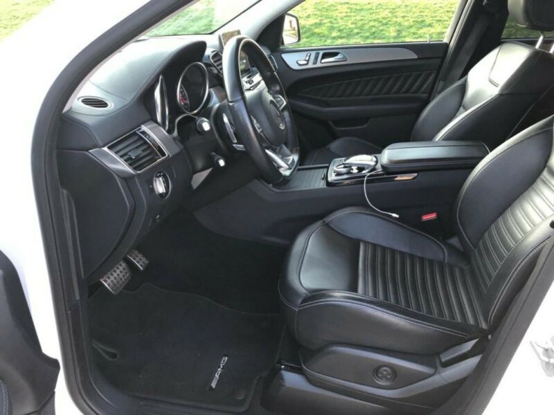 Mercedes-Benz GLE • 2015 • 193,000 km 10