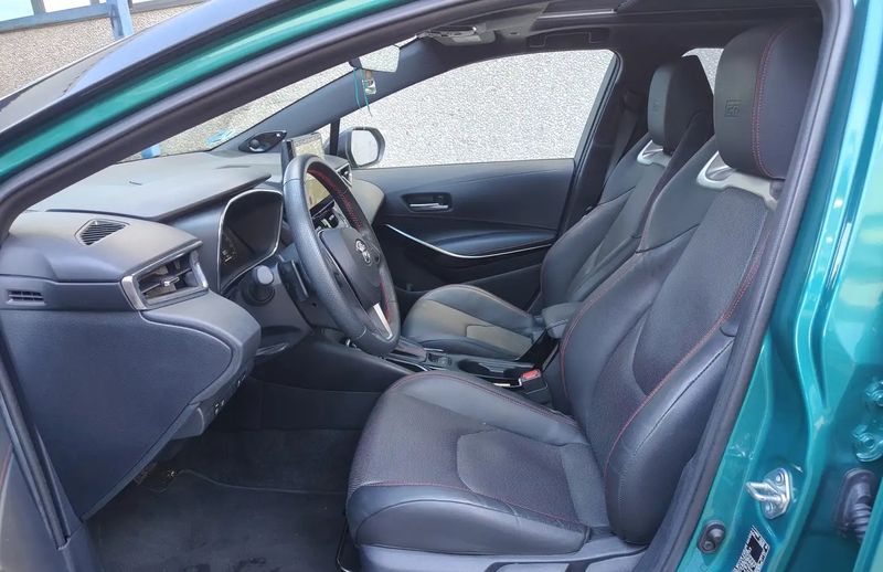 Toyota Corolla • 2024 • 29,800 km 10