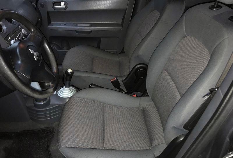 Mitsubishi Colt • 2005 • 190,000 km 3