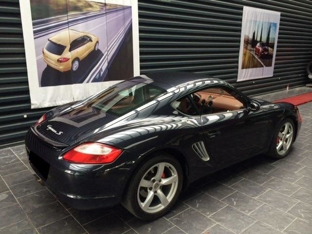 Porsche Cayman • 2006 • 15,000 km 17