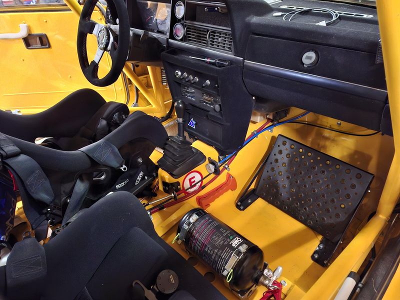 Volvo 240 • 1980 • 100 km 5