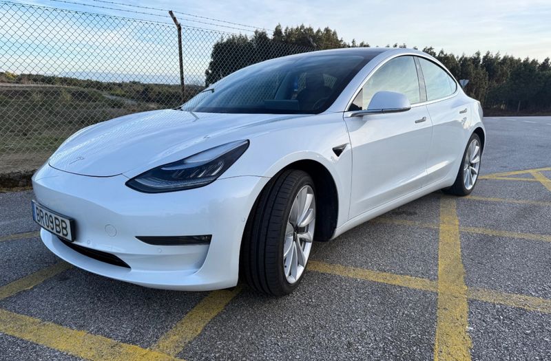 Tesla Model 3 • 2020 • 111,000 km 2