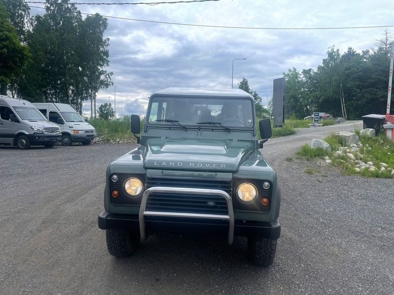 Land Rover Defender • 2014 • 110,000 km 1