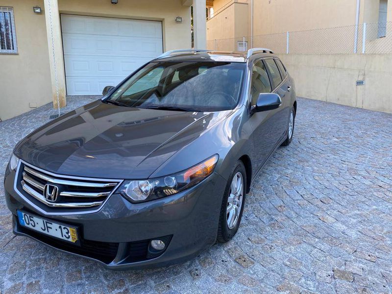 Honda Accord • 2010 • 243,342 km 1