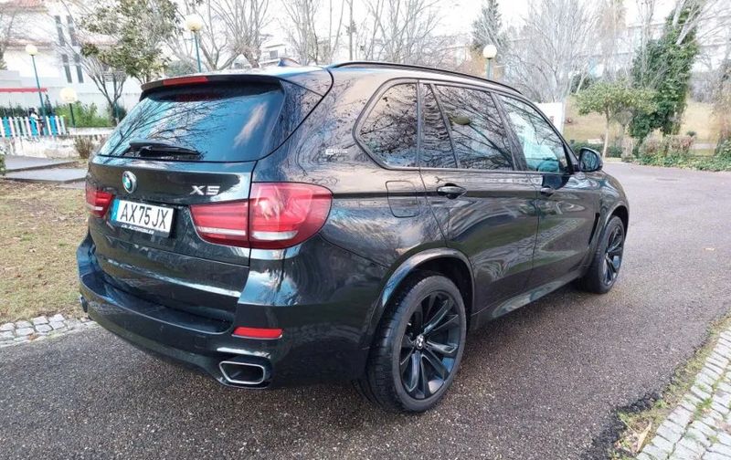 BMW X5 • 2017 • 165,000 km 2