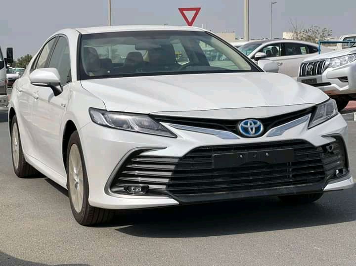 Toyota Camry Hybrid • 2021 • 10 km 1