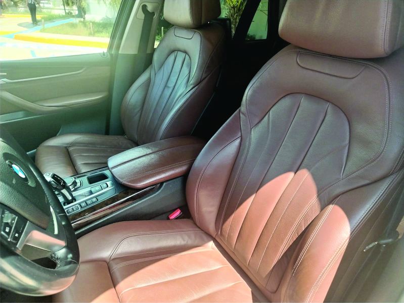 BMW X5 • 2015 • 85,306 km 5