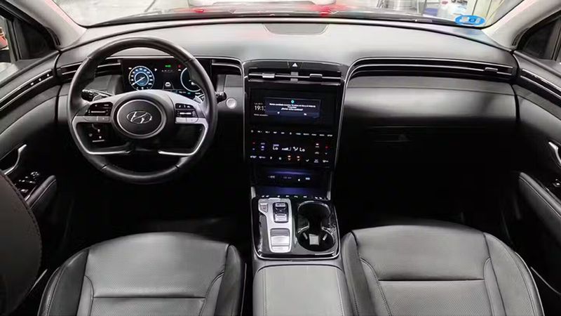 Hyundai Tucson • 2023 • 32,605 km 4