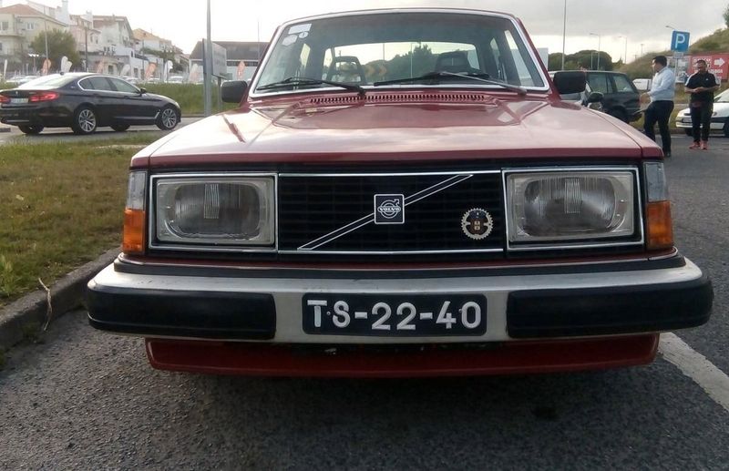 Volvo 240 • 1980 • 250,000 km 1