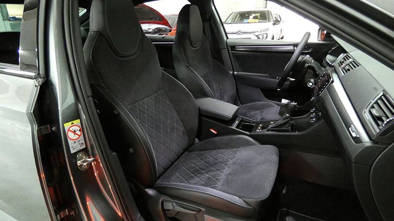 Škoda Superb • 2023 • 6,750 km 12