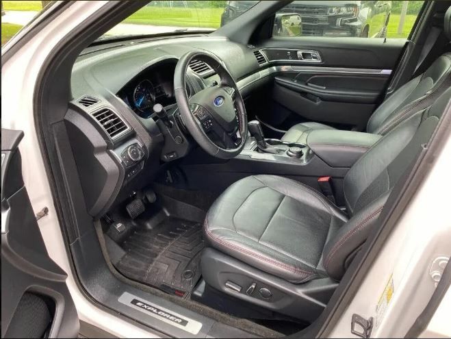 Ford Explorer • 2016 • 135,000 km 6