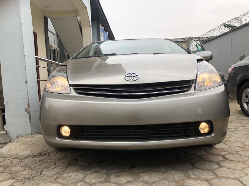 Toyota Prius • 2007 • 164,000 km 4