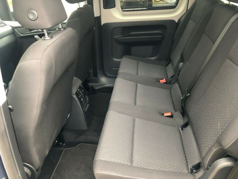 Volkswagen Caddy • 2015 • 67,300 km 11