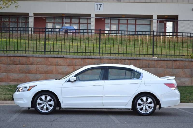 Honda Accord • 2008 • 83,000 km 2