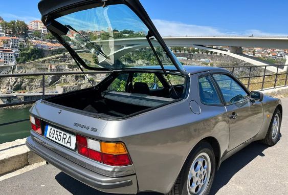 Porsche 944 • 1987 • 90,000 km 2