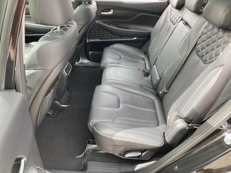 Hyundai Santa Fe • 2021 • 56,158 km 22