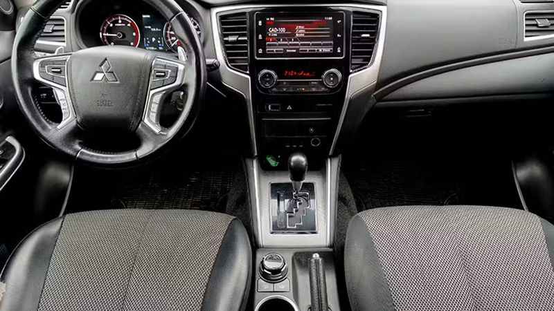 Mitsubishi L200 • 2020 • 121,530 km 5