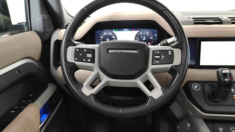 Land Rover Defender • 2020 • 70,205 km 15