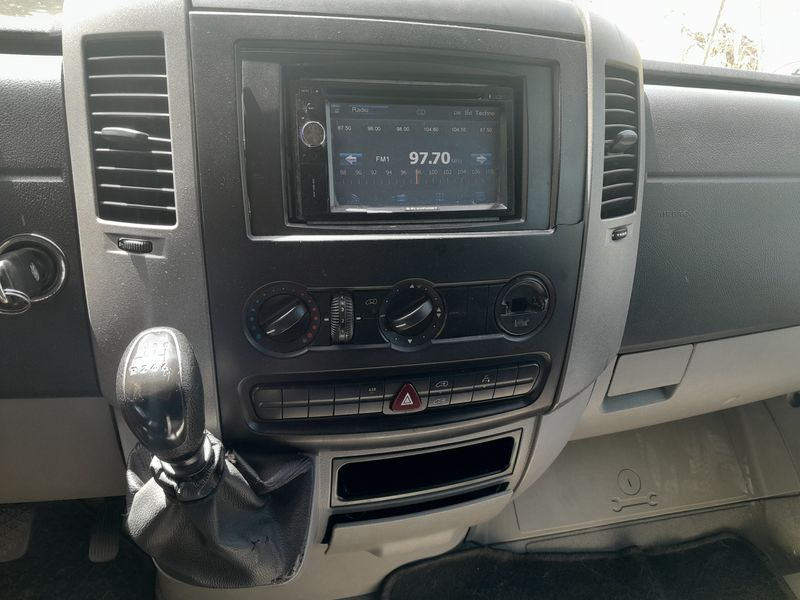 Volkswagen Crafter • 2010 • 272,000 km 9