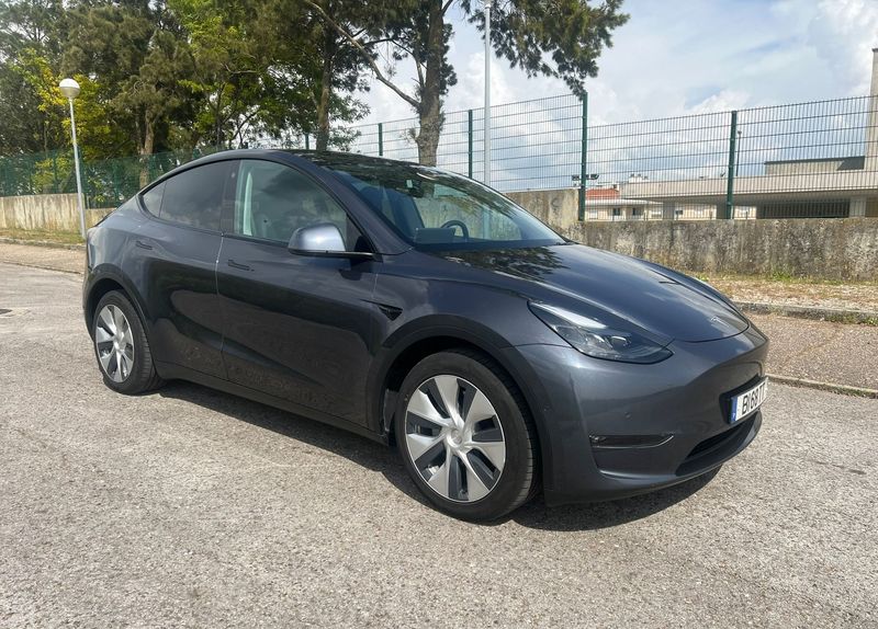 Tesla Model Y • 2021 • 68,000 km 2
