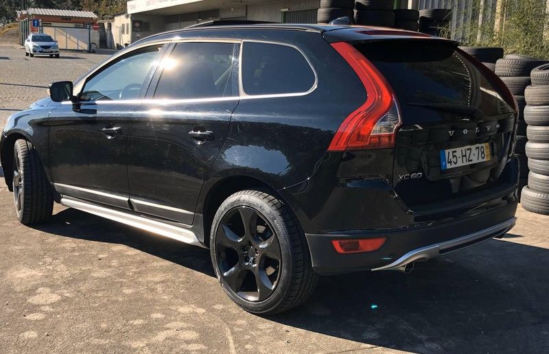 Volvo XC60 • 2009 • 299,999 km 2