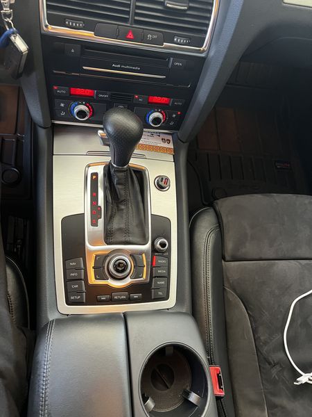 Audi Q7 • 2010 • 256,000 km 25