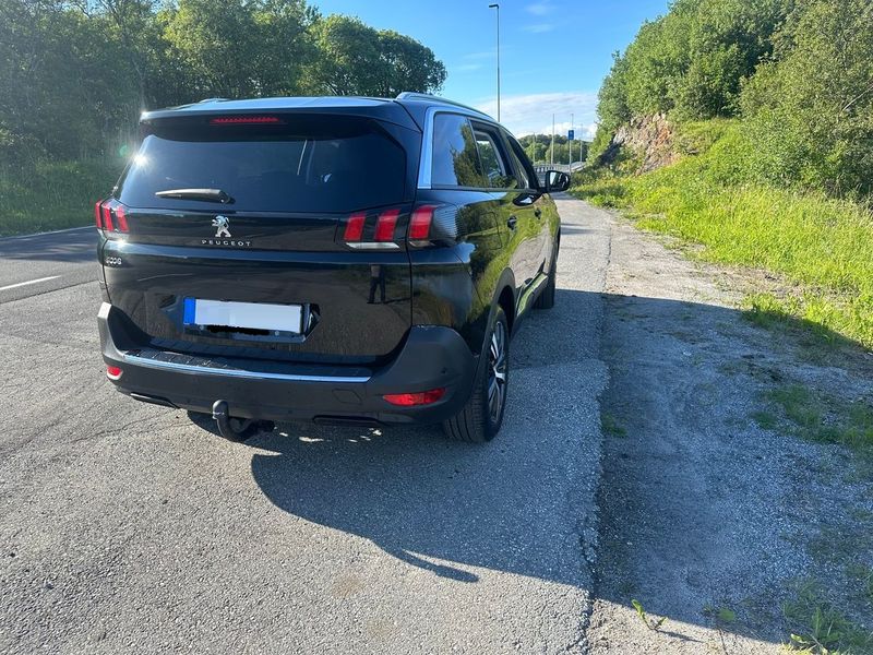 Peugeot 5008 • 2019 • 178,000 km 3