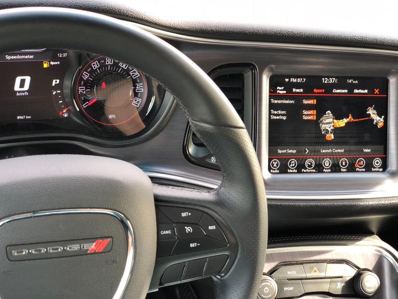 Dodge Challenger • 2017 • 127,000 km 12