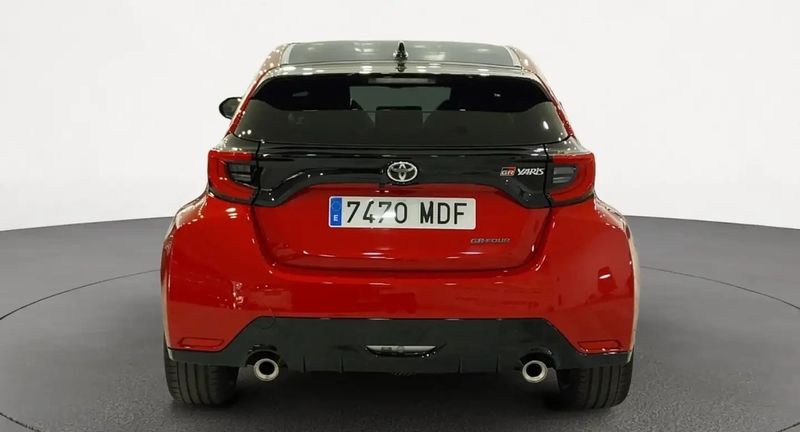 Toyota Yaris • 2023 • 9,927 km 12