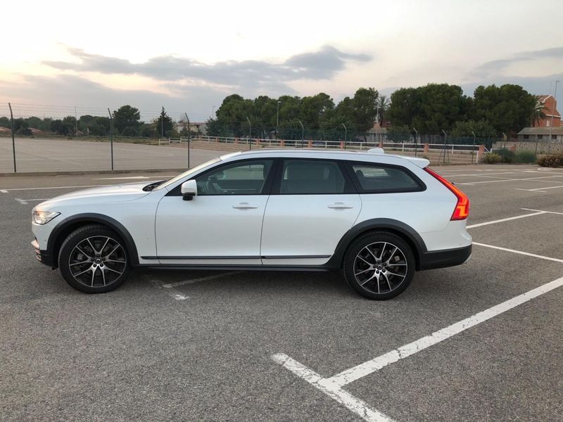 Volvo V90 Cross Country • 2017 • 150,000 km 5