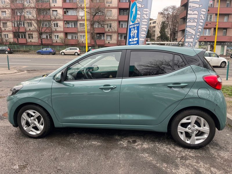 Hyundai i10 • 2023 • 9,600 km 1