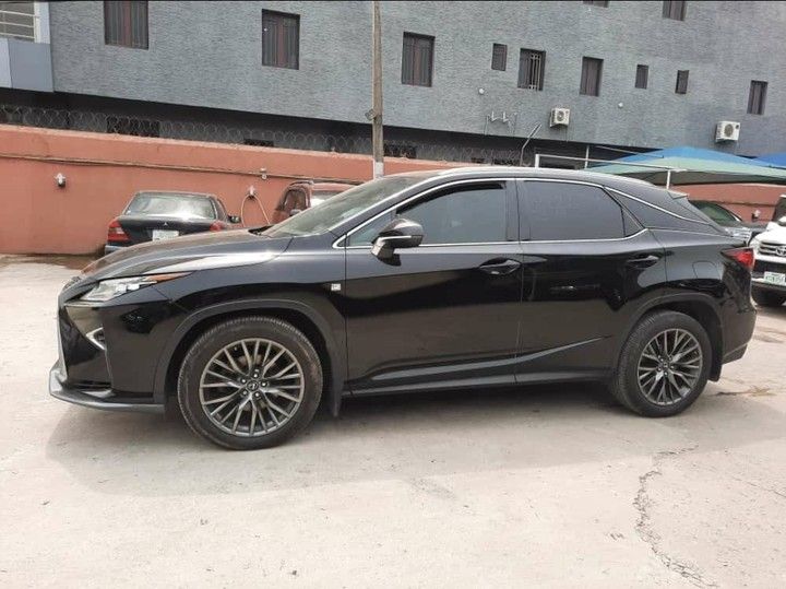 Lexus RX • 2017 • 2 km 1
