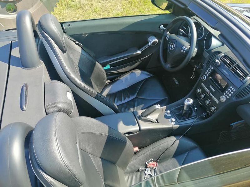 Mercedes-Benz SLK • 2004 • 60,000 km 3