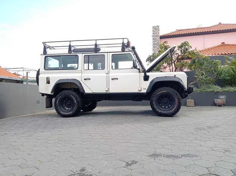 Land Rover Defender • 1997 • 90,000 km 4