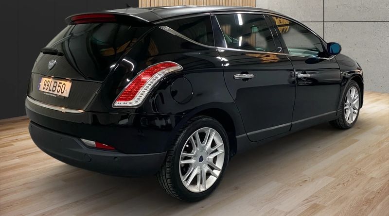 Lincoln LS • 2010 • 132,461 km 3