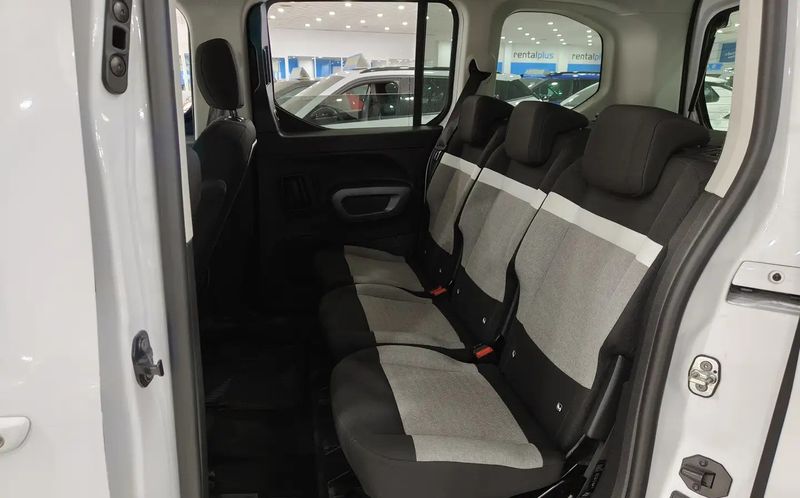 Citroën Berlingo • 2024 • 12,554 km 6
