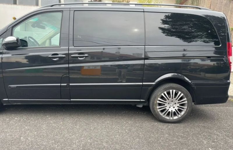 Mercedes-Benz 210 Van • 2012 • 182,000 km 1