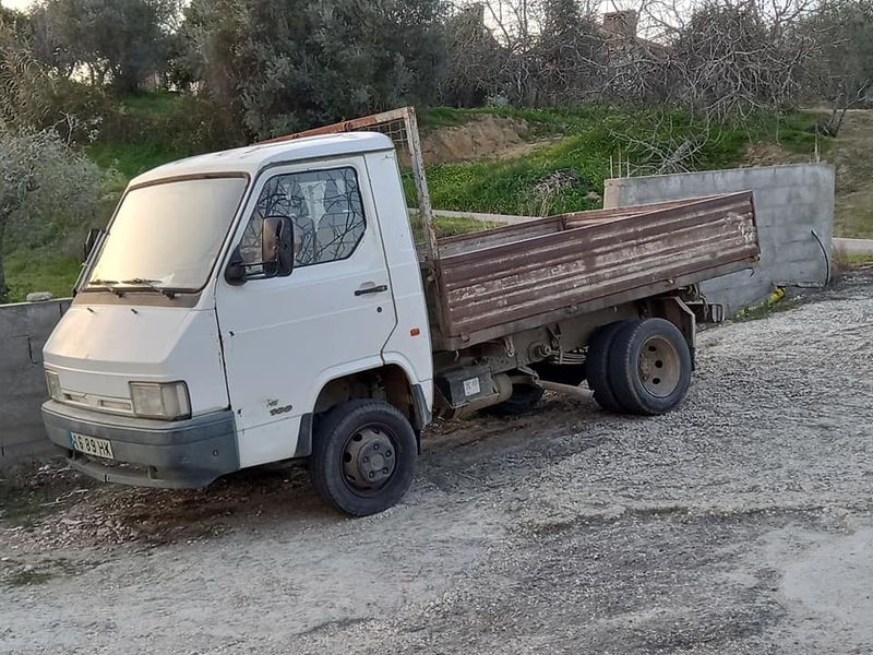 Nissan Trade • 1999 • 130,000 km 2