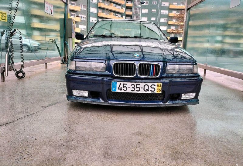 BMW 3 Series • 1993 • 129,999 km 1