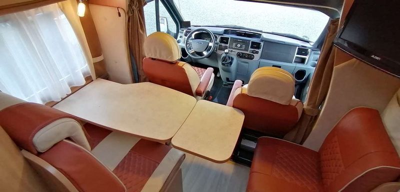 Ford Transit • 2010 • 142,000 km 4