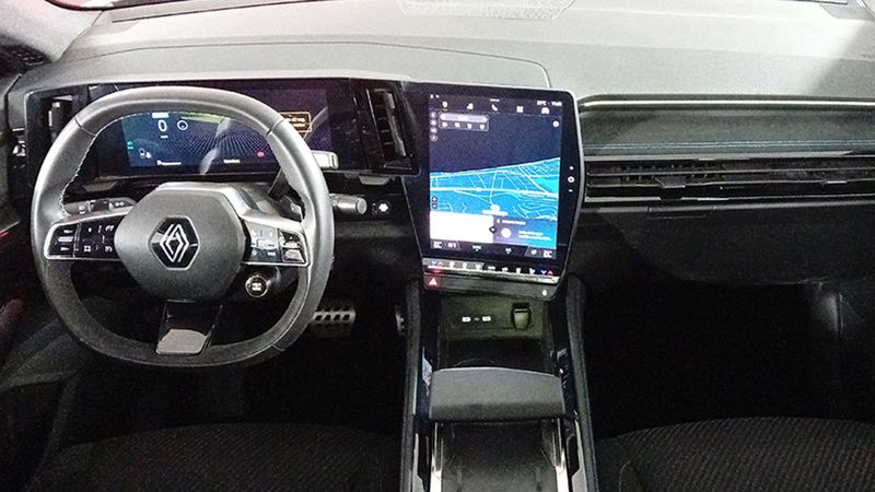 Renault Captur • 2023 • 15,444 km 4