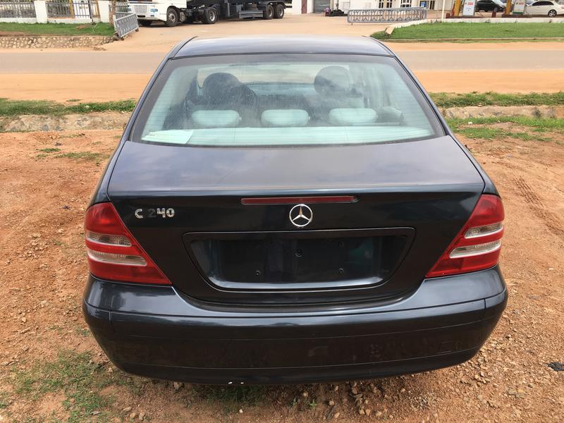 Mercedes-Benz C • 2003 • 190 km 4