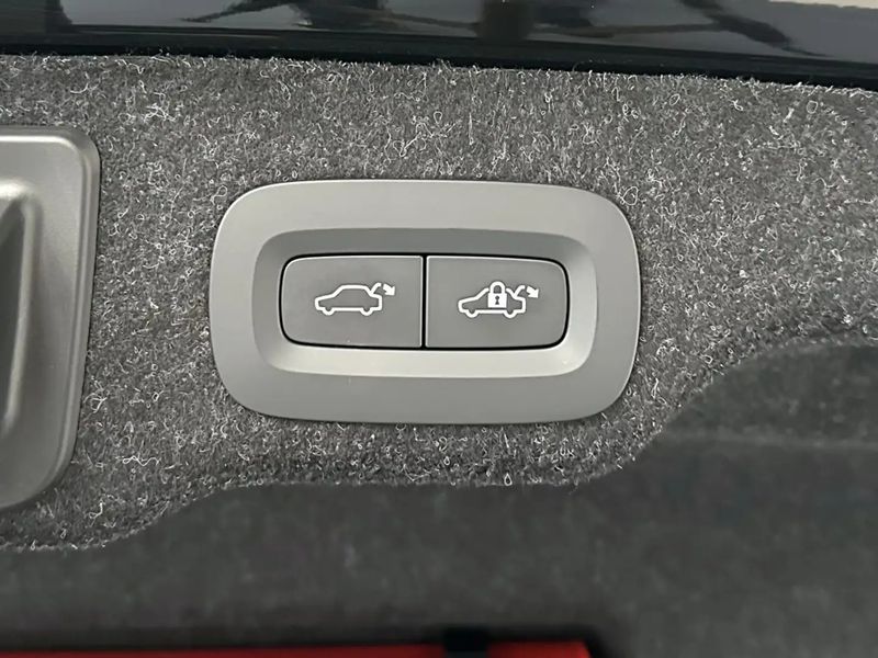 Volvo S90 • 2023 • 22,000 km 3