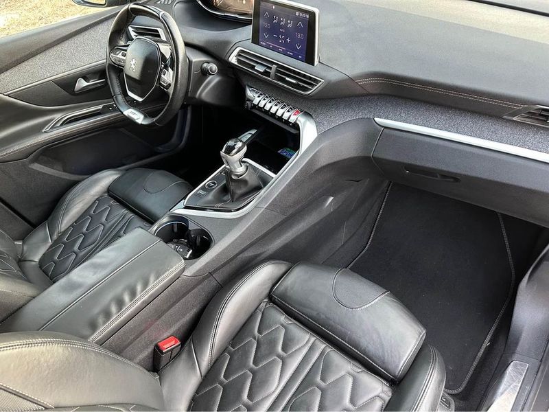 Peugeot 3008 • 2018 • 169,000 km 2